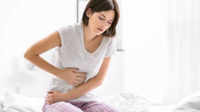 Banyak yang masih bingung membedakan GERD dan Asam Lambung. Keduanya memang mirip namun tak sama. Yuk cari tahu bedanya