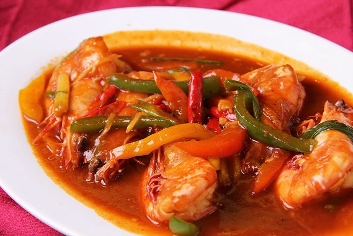 Makanan laut selalu lezat disantap dengan aneka saus, salah satunya saus padang. Yuk, coba tips memasak mudah saus padang seperti di warung seafood.