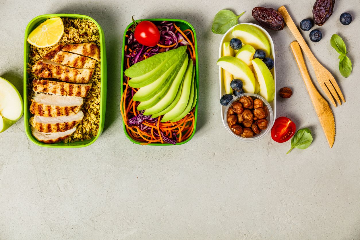 Berita terpopuler Wellness (31/3/2022):  Tips menyiapkan menu sahur dan berbuka dengan meal prep. Hingga waktu terbaik untuk berolahraga saat puasa.