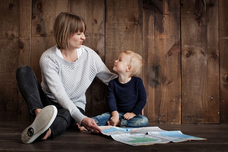 Kawan Puan, khusus buat kamu yang menjadi single mom tetap semangat ya! PARAPUAN punya tips untukmu dalam mengasuh anak