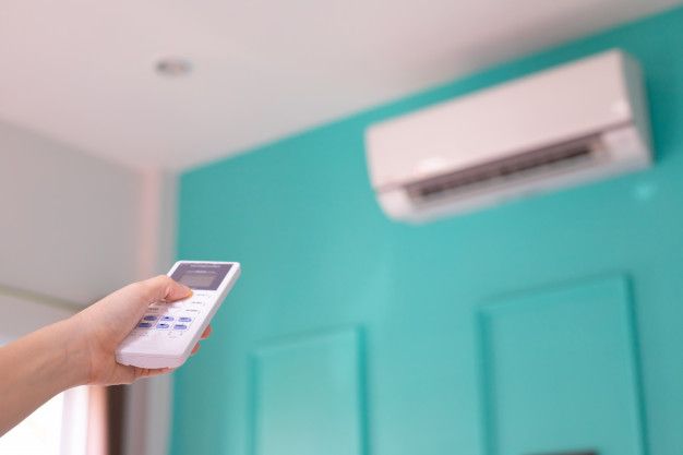 Suhu di dalam ruangan ternyata memengaruhi kualitas tidur kita. Oleh karena itu, lakukan pengaturan suhu AC agar tidurmu nyaman dan nyenyak.