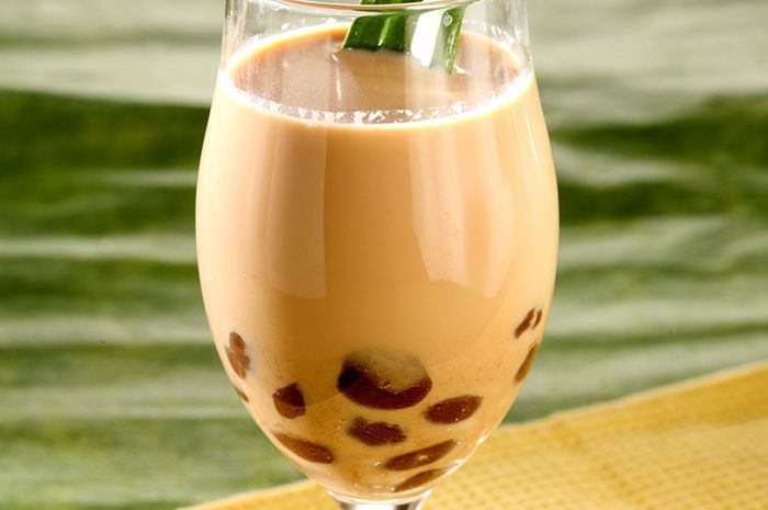 Tak hanya nikmat dan segar, minuman teh kekinian ini juga memberikan manfaat nutrisi dari buah asli yang baik untuk kesehatan.   