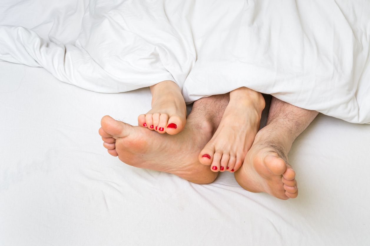 Perempuan kerap kali memiliki masalah pada orgasme yang menyebabkan ia melakukan fake orgasm. Padahal, seks memiliki pengaruh besar dalam hidup. 