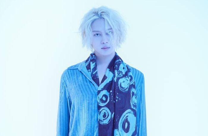 Dikenal kocak, Heechul lagi-lagi dandan heboh jadi cewek di 'Knowing Bros' episode terbaru. Siap-siap ngakak lihat tingkahnya!