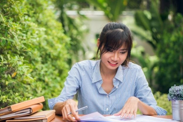 Bagi Kawan Puan yang ingin mendaftar kerja tapi belum berpengalaman, yuk simak 4 tips dalam membuat CV. Niscaya HRD akan meilirikmu