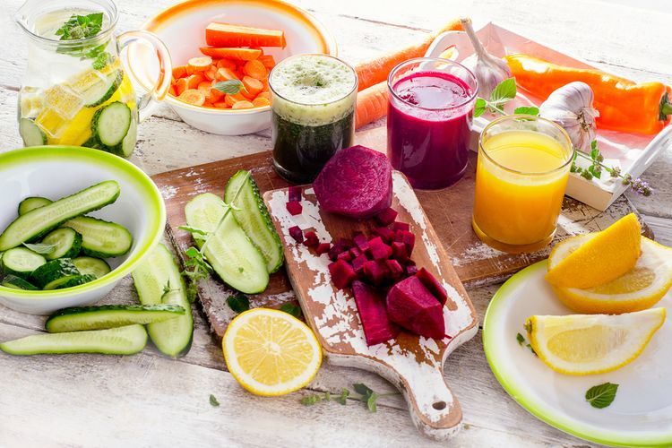 Dalam memperingati Hari Vegan Sedunia 2021, simaklah ini 5 rekomendasi jus buah serta manfaatnya untuk kesehatan. Apa saja?