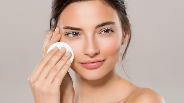 Tidak semua micellar water cocok untuk pemilik fungal acne, lho.  Inilah 6 rekomendasi yang cocok untuk pemilik fungal acne. 