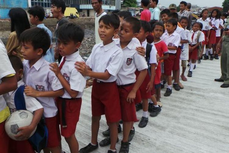 Pembelajaran Tatap Muka (PTM) Juli mendatang harus memerhatikan kesiapan mental anak. Berikut rekomendasi dari KPAI.