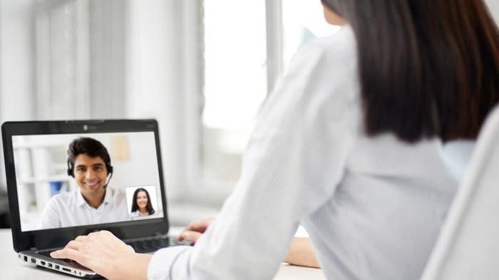 Perlu diketahui, wawancara secara virtual memiliki tantangan tersendiri di banding dengan wawancara secara tatap muka.