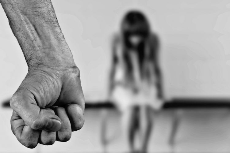 Kekerasan pada perempuan jadi isu nasional di Inggris, korban rape culture di sekolah-sekolah buka suara di platform digital.
