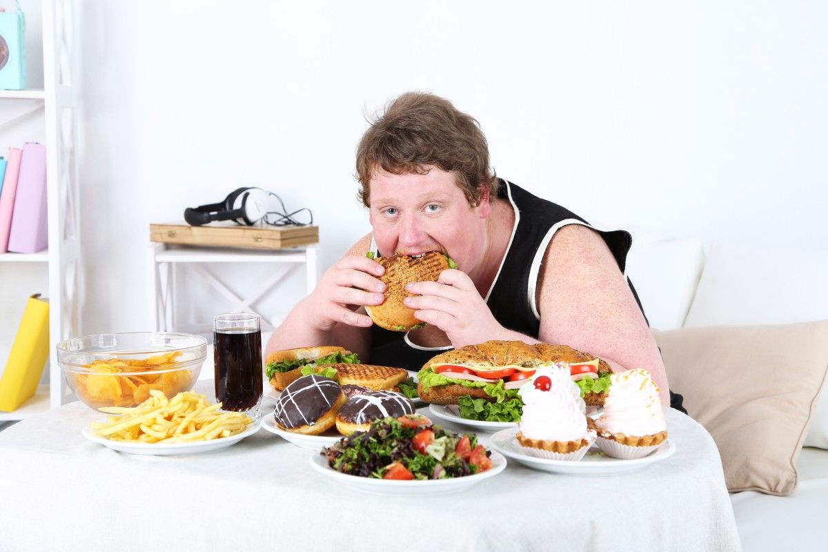 Salah satu kendala paling umum saat diet adalah tak bisa berhenti ngemil, nah berikut 4 cara menahan nafsu makan yang patut kamu coba.