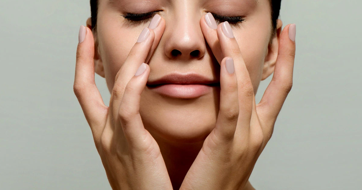 Tren puasa skincare dilakukan dengan cara menghentikan pemakaian produk kecantikan selama beberapa waktu demi mengembalikan ritme dan fungsi kulit
