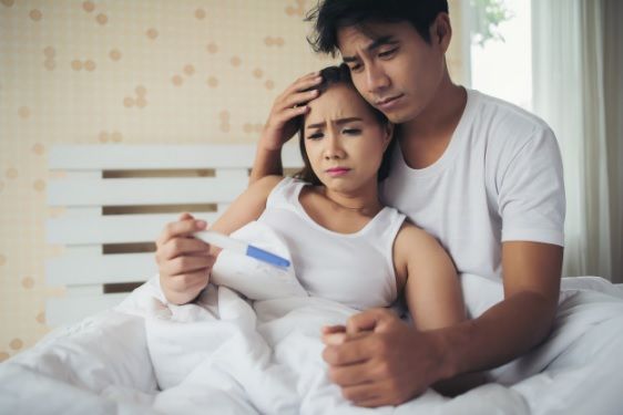 Bukan hanya soal kesuburan saja yang menjadi alasannya. Tapi banyak juga faktor lainnya yang bisa menghambat kehamilan.