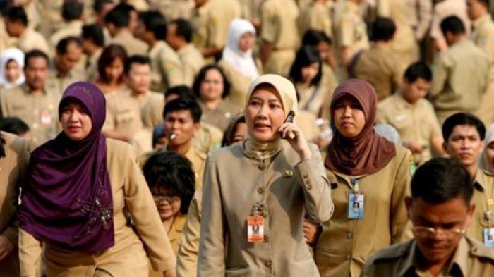 Pemerintah baru saja secara resmi menetapkan aturan baru untuk PNS. Nah, apa peraturan barunya? Berikut ulasannya.