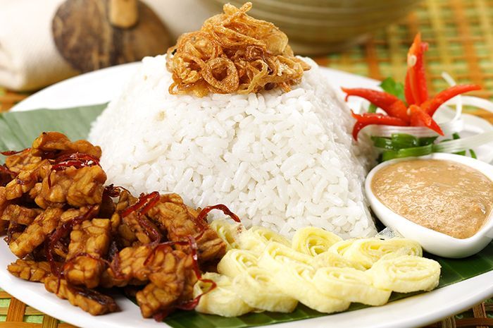 Ada banyak menu sarapan yang bisa kamu jajal. Salah satunya menu makanan khas daerah di Indonesia. Apa saja?