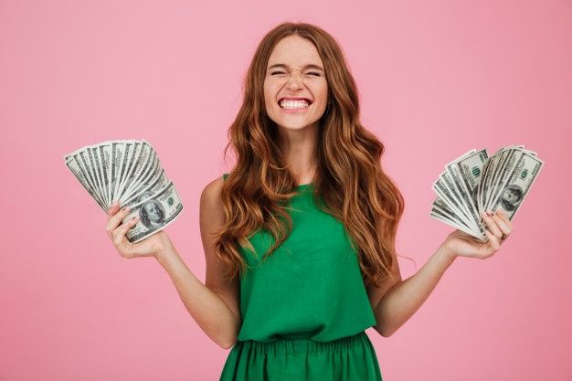 Sebagian orang melakukan pengeluaran self love tanpa perencanaan dan berlaku impulsif. Terdapat tips dari Prita Ghozie untuk menentukan bujet selflove