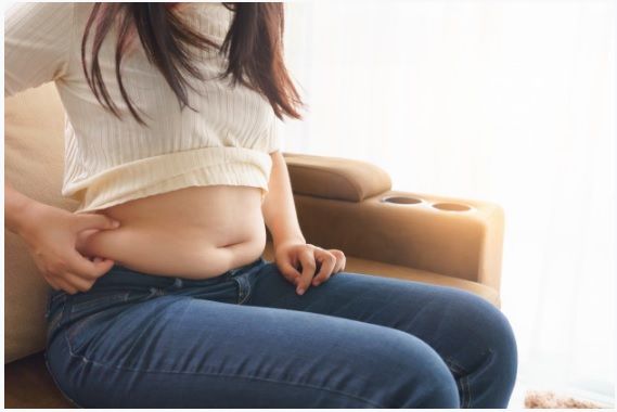 Munculnya gelambir setelah diet berhubungan dengan elastisitas kulit. Ini dia beberapa tips untuk menghilangkan gelambir setelah berat badan turun.