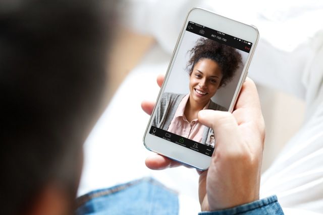 Untuk yang terburu-buru atau tidak punya waktu atau energi, inilah cara praktis dan kilat untuk siap ikut rapat online via video chat.