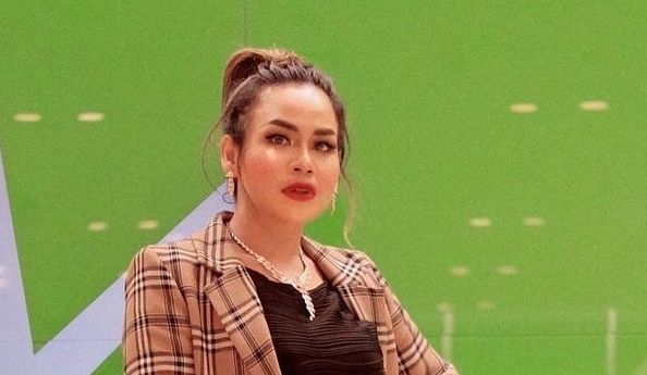 Membahas tentang Covid-19 sendiri, di Indonensia sudah banyak publik figur ikut terinfeksi, salah satunya Melaney Ricardo.
