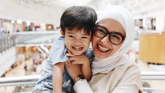 Tapi tenang, agar tak alami drama selama proses menyapih, artis sineteron Revalina S Temat punya cara yang bisa digunakan Kawan Puan nih.