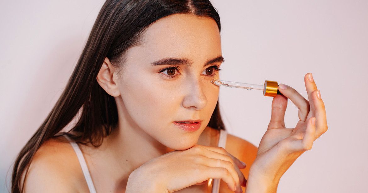 Kawan Puan apakah kamu salah satu orang yang  menggunakan skincare yang mengandung Niacinamide? Jika iya pilihanmu sudah tepat. 