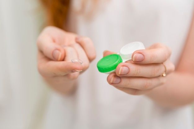 Berita terpopuler Wellness (23/8 /2023): Mulai dari bahaya dan risiko tidur memakai softlens. Hingga bolehkah memakai lensa kontak saat diving?