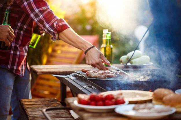 Tapi memang nggak sembarang orang pintar memasak BBQ karena kalau tidak teliti, BBQ jadi cepat gosong. Lalu bagaimana mengatasinya?