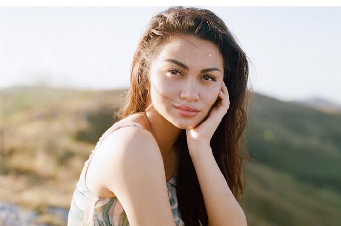 Pernah mengalami masalah kesehatan mental, Ariel Tatum ingatkan kita agar tak malu ke psikolog demi mendapatkan pertolongan. 