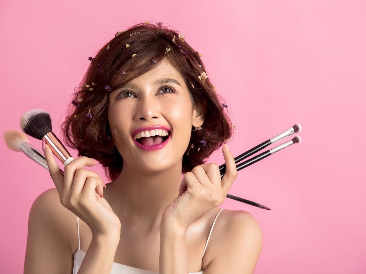 Merasa makeup sering gagal dan tidak sempurna? Nah, Kawan Puan, bisa jadi kita selama ini melakukan kesalahan dalam merias lho.