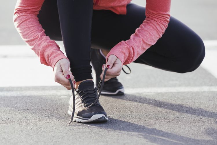 Sebagai item penting dalam berolahraga, sepatu olahraga juga perlu diganti dalam beberapa waktu. Seberapa sering kita perlu mengganti sepatu olahraga?