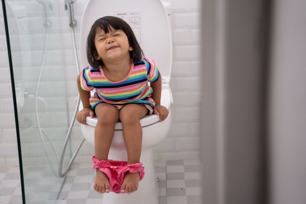 Sitting on the Toilet Too Long Can Cause Hemorrhoids in Children: Symptoms and Causes