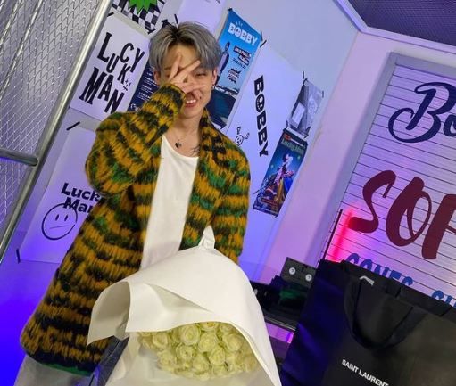 Rapper boygroup iKON, Bobby, mendadak mengumumkan rencana pernikahan. Bahkan, calon istrinya akan melahirkan pada September ini.
