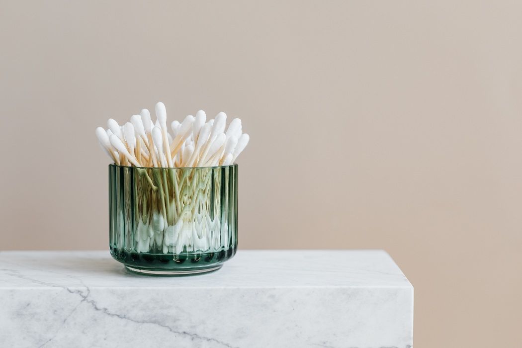 Selain untuk membersihkan telinga, tahukah kamu kalau cotton bud punya segudang manfaat lain? Kalau belum yuk simak