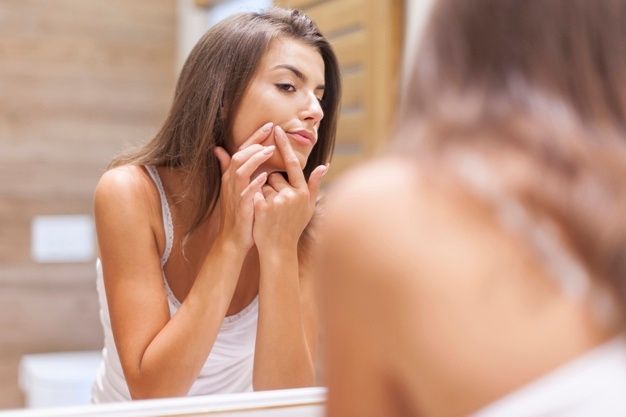 Berbagai cara men-support teman yang seorang acne fighter. Salah satunya dengan menghindari mengucapkan komentar semacam ini!