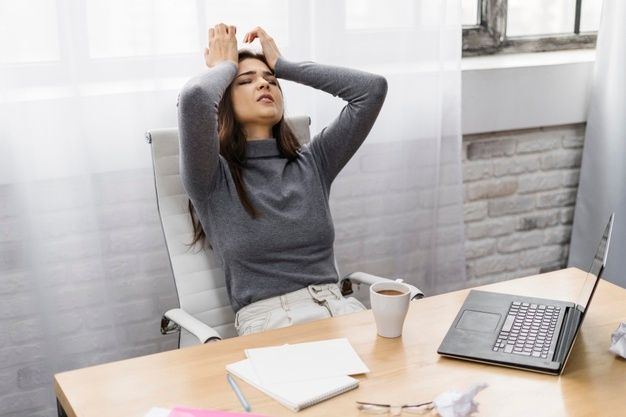Ada beberapa hal yang menjadi penyebab mengapa seseorang mengalami mood swing. Apa saja? Intip penjelasannya!