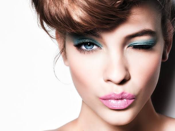 Kawan Puan berikut rekomendasi Eyeshadow Pallette dengan harga terjangkau! Wajib dipunyai agar riasanmu makin sempurna!