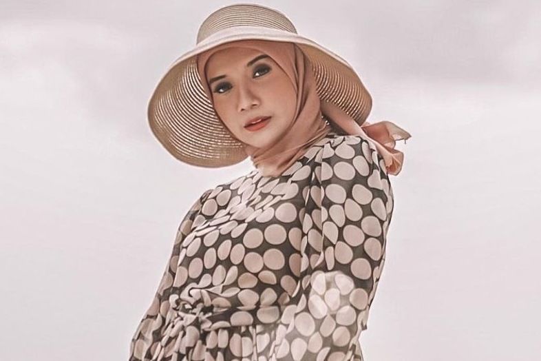 Ada cara tetap stylish kok meski sedang Hamil. Salah satunya dengan inspirasi gaya ala Zaskia Sungkar nih.