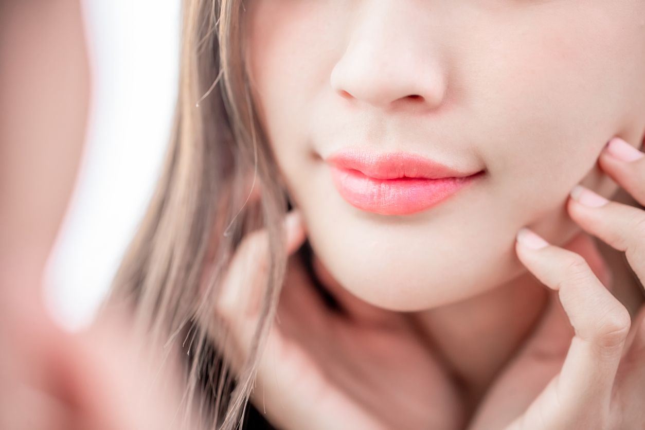 Lip tint pink berikut ini bisa kamu dapatkan dengan harga di bawah Rp 100 ribu aja. Wah, ada brand apa saja ya?
