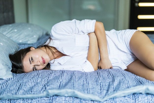 Sakit akibat kram menstruasi bisa diatasi dengan pijat refleksiologi. Lalu, apa itu pijat refleksiologi dan bagaimana manfaatnya?