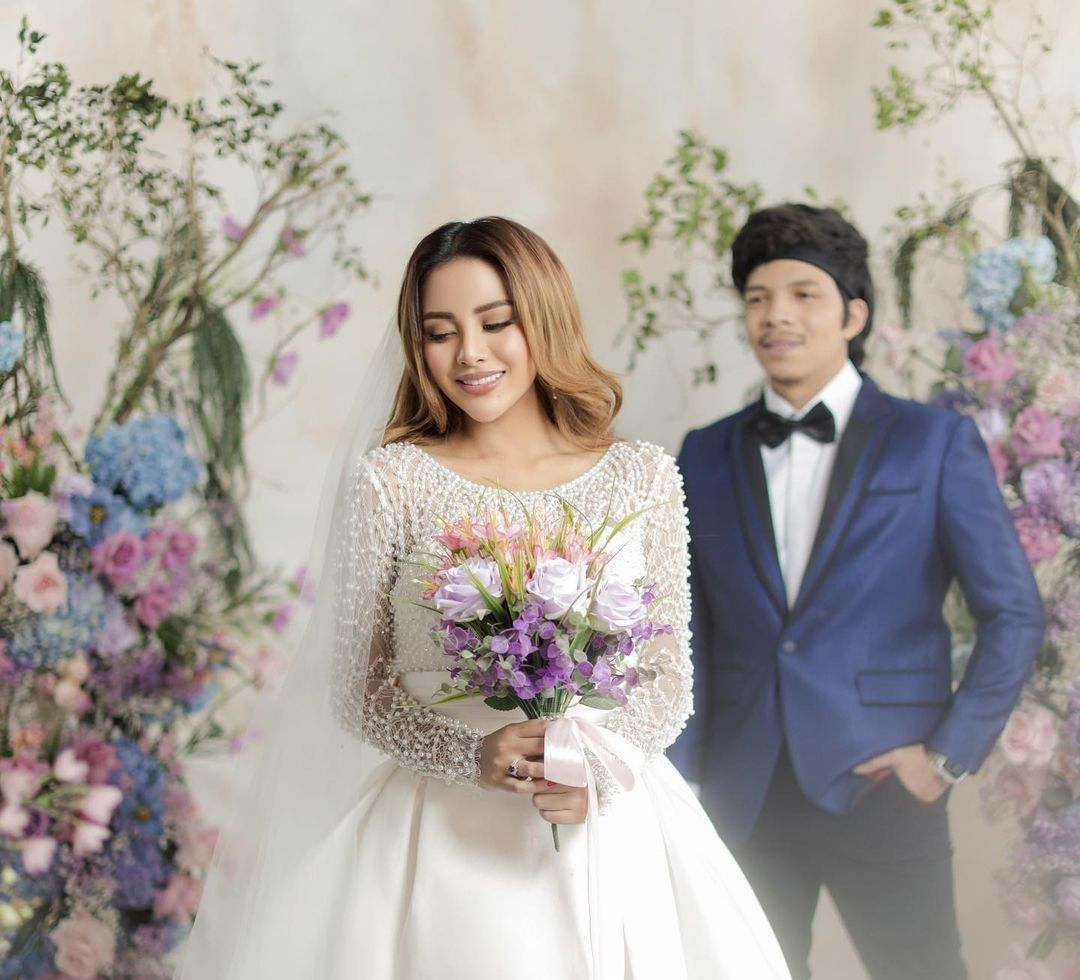 Sudah lamaran hari ini (13/3/2021) ternyata Aurel Hermansyah dan Atta Halilintar sempat break. Simak yuk alasan mereka akhirnya memutuskan menikah!