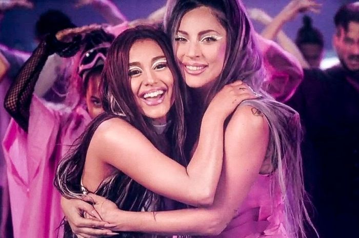 Penyanyi perempuan Amerika yang kerap berpenampilan nyentrik, Lady Gaga, dikabarkan tertidur saat namanya diumumkan sebagai pemenang Grammy Awards