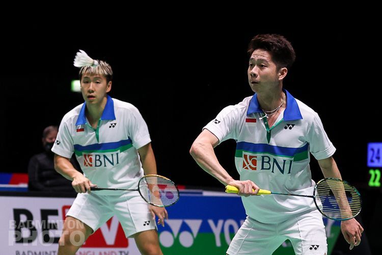 Tim Indonesia batal bertanding di All England 2021 setelah adanya kontak antara tim Indonesia dengan seorang penumpang pesawat yang positif Covid-19