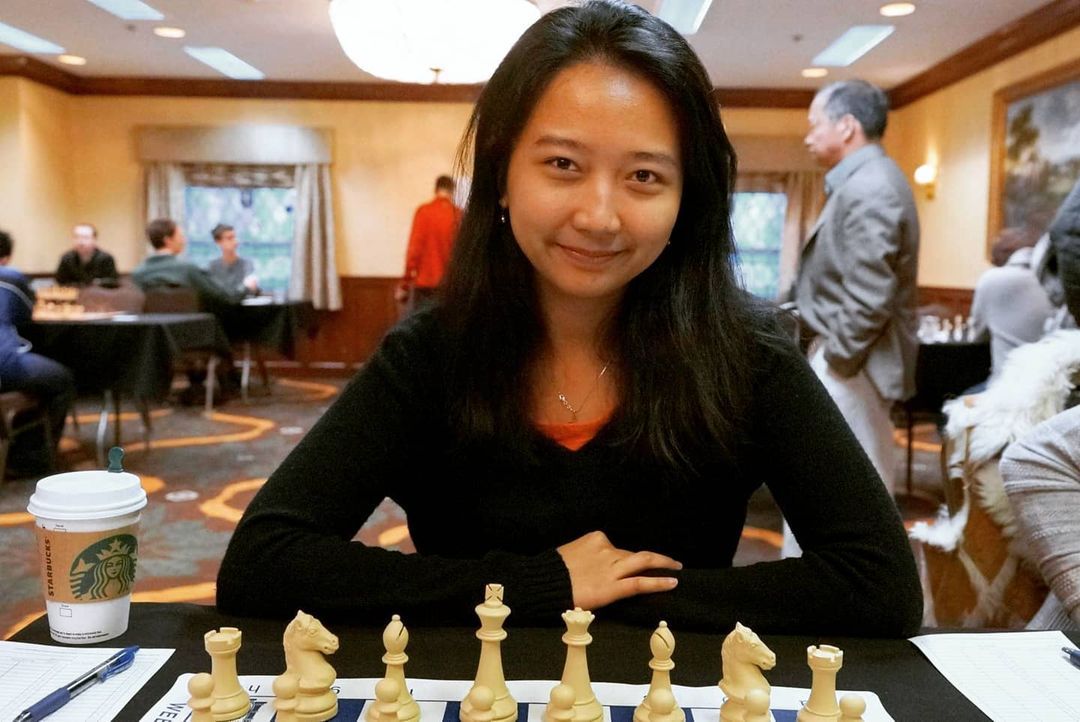 Mari berkenalan dengan pecatur putri Indonesia bergelar Grand Master, Irene Kharisma Sukandar yang akan bertarung melawan Dadang 