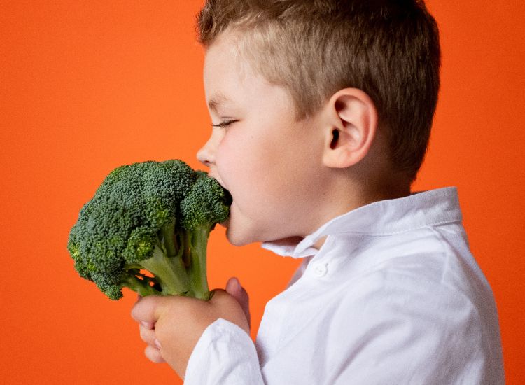 Kebutuhan gizi anak perlu diperhatikan oleh orang tua. Ini tiga bahaya anak kekurangan sayur. Apa saja?