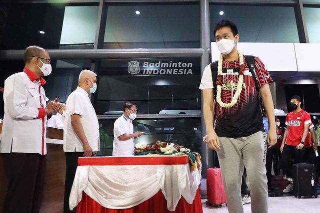 Setelah dipaksa mundur dari ajang All England 2021, tim bulu tangkis Indonesia pun akhirnya tiba di Tanah Air.