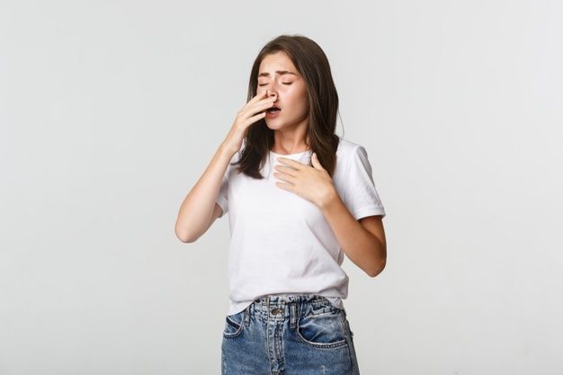 Baru-baru ini seorang professor dari ZOE Covid Symptom Study menyebutkan bahwa gejala baru Covid-19 mirip seperti flu. Bagaimana lengkapnya?