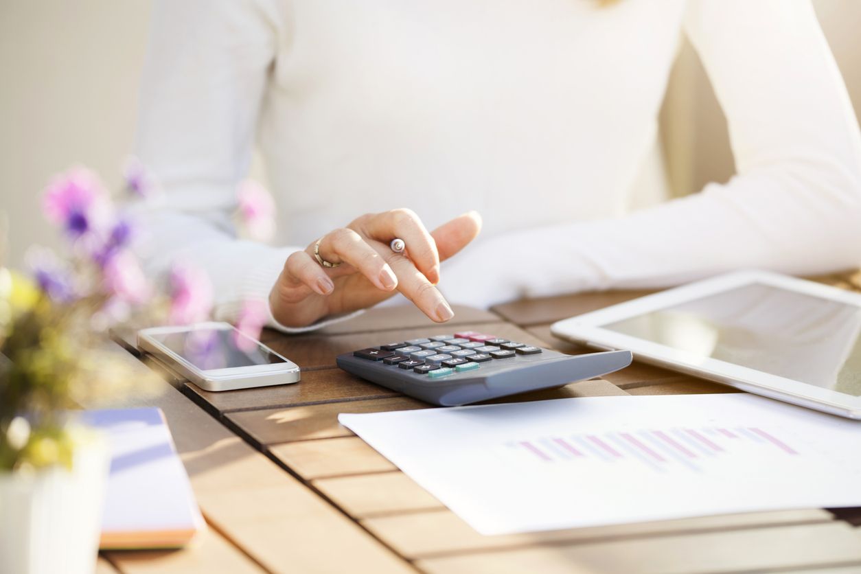 Arus kas bisnis terganggung gara-gara pandemi? Jangan khawatir, berikut ada lima cara mengatur cash flow bisnis agar tetap stabil!