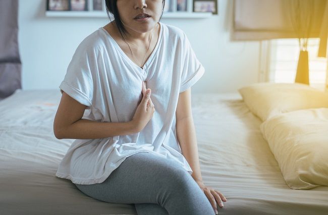 Nyeri ulu hati yang terjadi di bagian tengah dada ini disebut heartburn. Penyakit ini menimbulkan rasa tidak nyaman. Berikut cara mengatasinya.