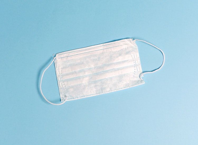 Bisa berbahaya bagi orang lain, yuk mulai membuang sampah masker sekali pakai dengan benar. Berikut cara yang dianjurkan pemerintah