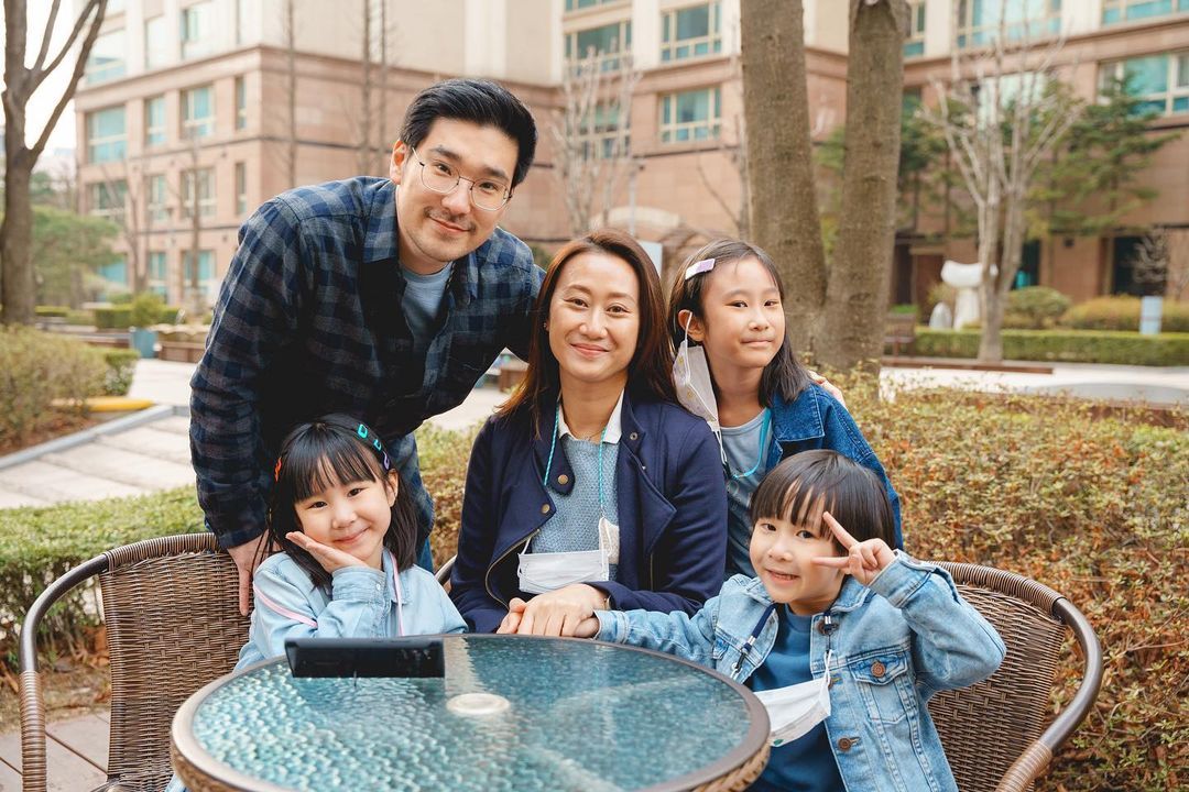 Kawan Puan, di balik kekompakan Kimbab Family yang memiliki 3 anak, ternyata begini gaya parenting dari keluarga satu ini!